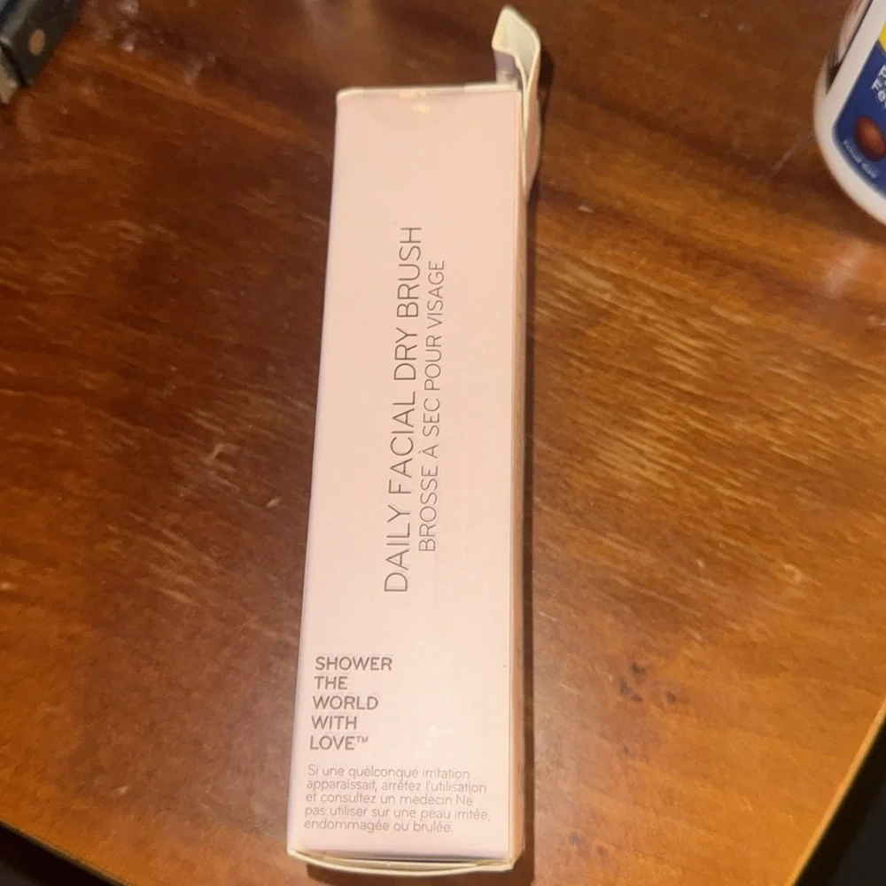 Daily concepts, daily facial, dry brush